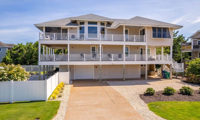 Duck House | Ideal Location in Duck, NC. Short Walk to Town and Short Walk to the Beach