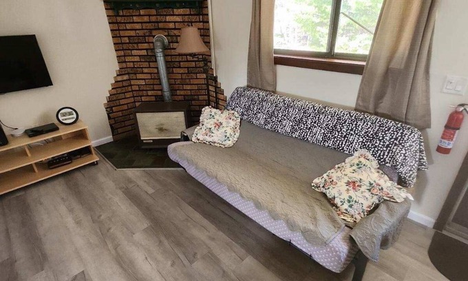North Conway Condo | Ideal location - Walk to Settler's Green Shops, Restaurants Pets OK.