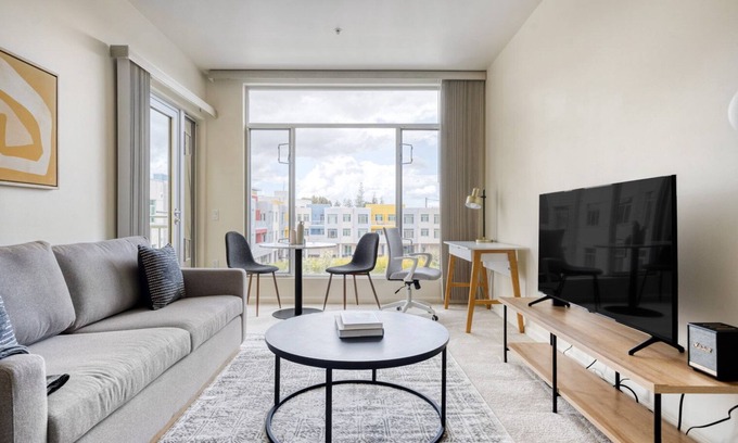 Evergreen Park Apartment | Ideal Palo Alto 2BR w/W/D, Pool & Spa, walk to Pinterest, by Blueground