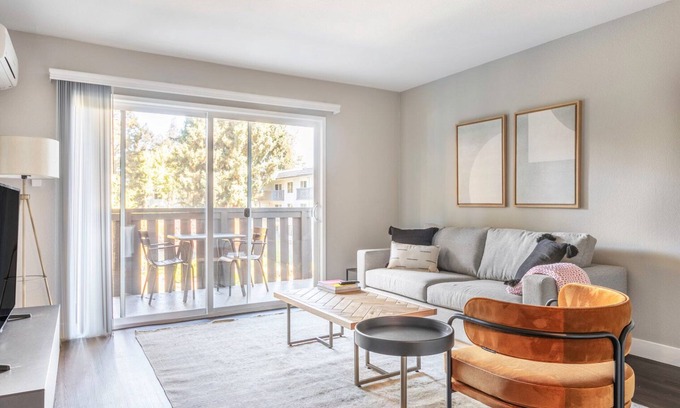 Sunnyvale Apartment | Ideal Sunnyvale 2BR w/Gym, Pool, Courts, near Tech HQs, by Blueground