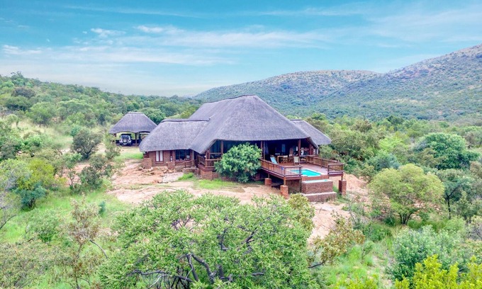 Bela-Bela House | Idwala View – Mabalingwe Game Reserve – Luxury, Self-Catering Safari Getaway