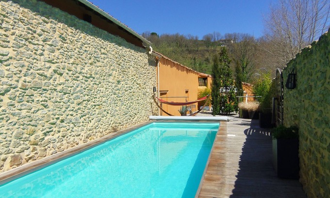 Sainte-Colombe-sur-lHers House | Idyllic water-by well equipped studio in Cathar area, private long natural pool