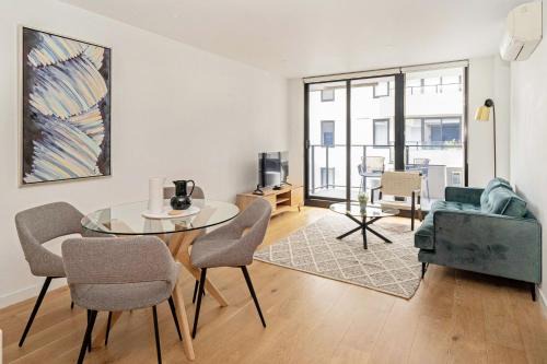 Brunswick East Apartment | Idyllic 1-Bed Near Popular Shopping Streets