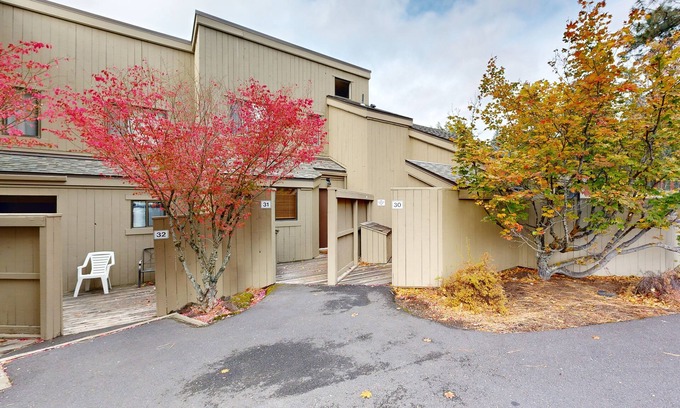 Black Butte Ranch House | Idyllic Central Oregon condo with pools, athletic courts, wood fireplace, & AC