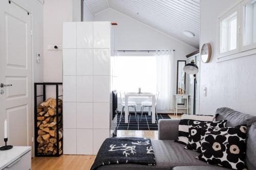 Lappajaervi Ski Chalet | Idyllic Cottage by Lake Lappajärvi, Private House