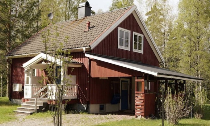 Hagfors House | Idyllic, Swedish lake house with 80sqm - with garden