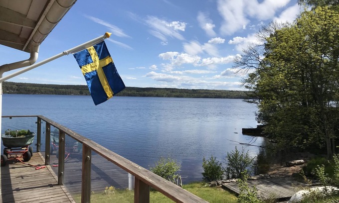 Fjaras House | Idyllic Swedish vacation home in a dream location directly on the lake, south of Gothenburg