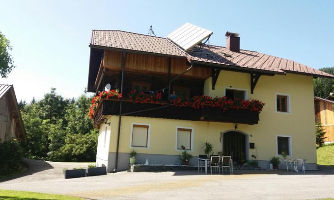 Mooswald Apartment | idyllischer Landhof Nähe Millstättersee Ferienwohnung mit Balkon