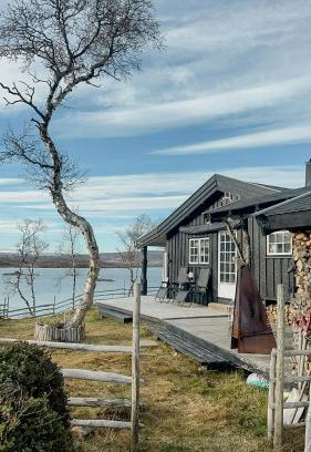 Holtalen House | Idyllisk Hytte Ved Vandet I Hessdalen