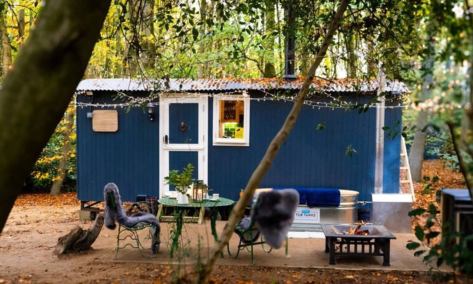 Stuppington Cabin | If you go into the woods today. Off-grid yet comfy, warm and luxurious