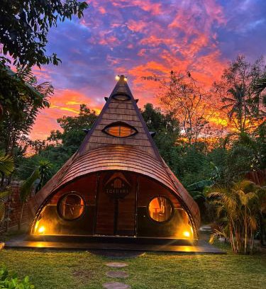 Rekawa Hotel | Igabara Hobbit House