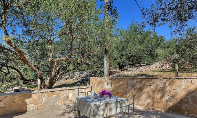 Pokrivenik Apartment | Igor - 5 m From Beach - B