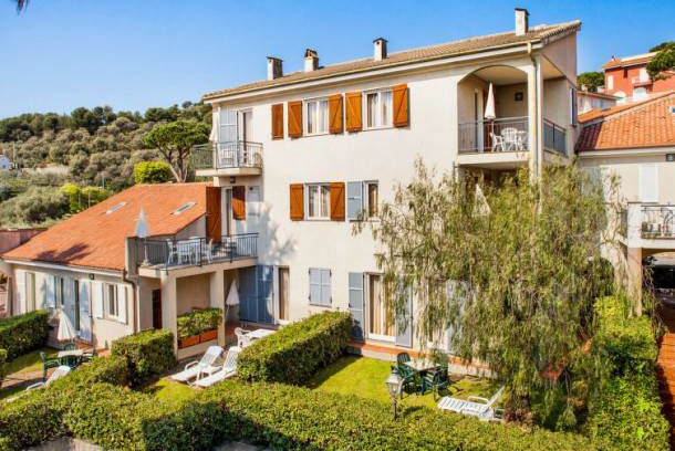 San Bartolomeo al Mare Apartment | Il Borgo della Rovere (HYSV3XC)