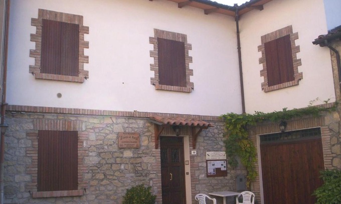 Rocca Malatina Apartment | Il cortile di Rocca