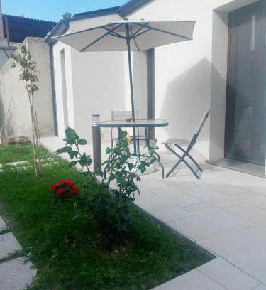 Cabras Apartment | Il giardino di Mary