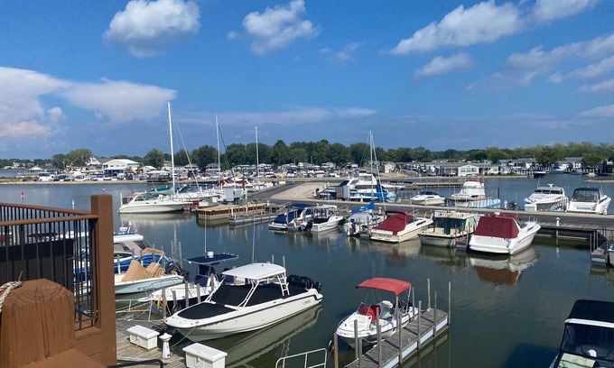 Gypsum Condo | “ I’m Sittin’ On The Dock Of The Bay “ ⛵️