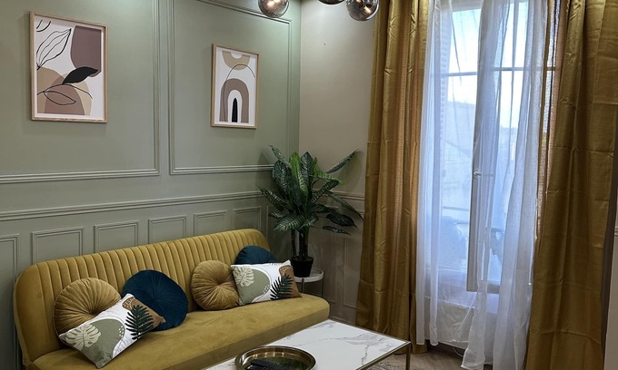 Villeneuve-Saint-Georges Apartment | Imani - Spacious, chic apartment 15mins from Orly airport