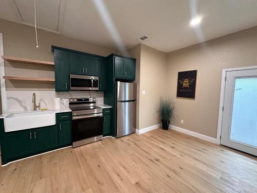 Red Oak Apartment | Imani’s Place