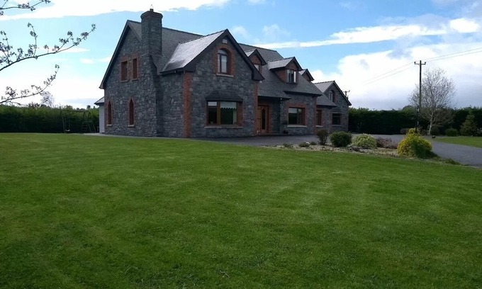 County Cavan Hotel | Immaculate 1-Bed Apartment in Cavan