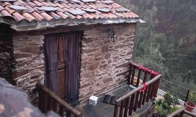 Gois House | Immaculate 1-Bed House in Gois Mountain View