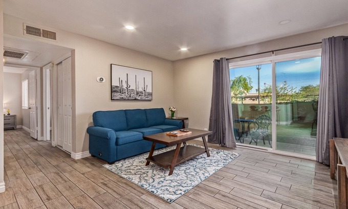 Village Grove Condo | Immaculate 2 Bd Old Town Condo