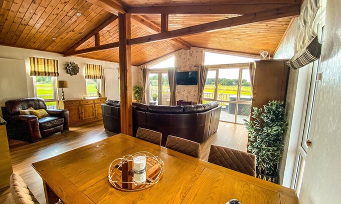 Fangfoss Cabin | Immaculate 3-Bedroom Private Lodge near York