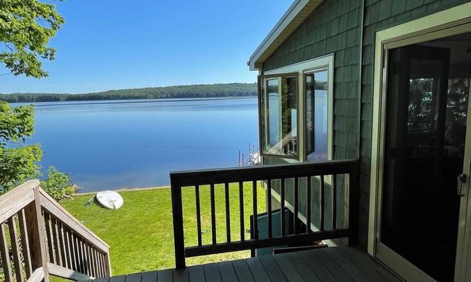 Raymond House | Immaculate Cottage On Beautiful Panther Pond