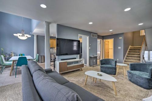 Miller Beach House | Immaculate Family Townhome - Walk to Beach!