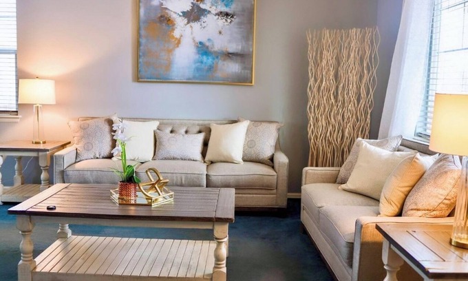 Aurora House | Immaculate Home in Aurora