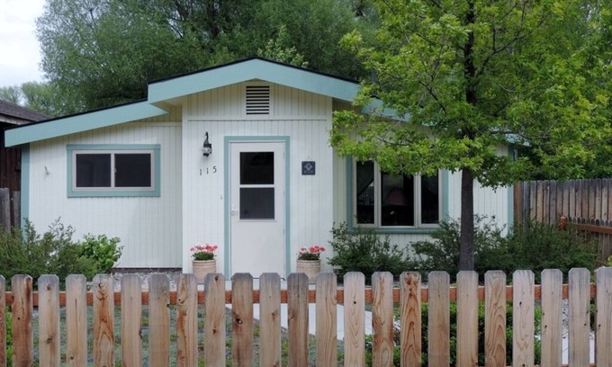 Ennis Cottage | Immaculate, homey and perfectly located for your stay in downtown Ennis.