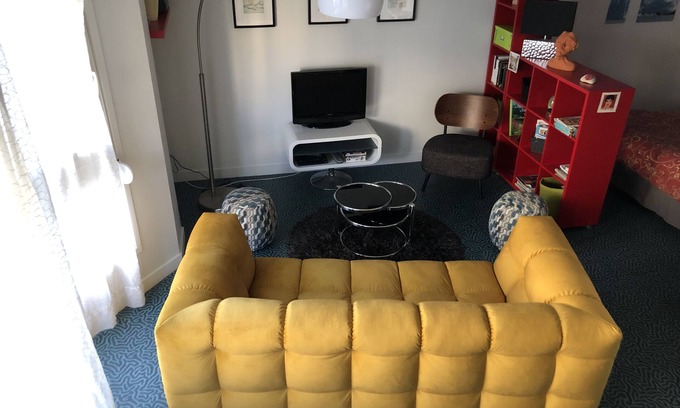 Vannes Apartment | Immediate proximity to the port, the market halls, the historic center, private parking