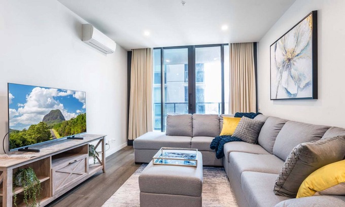 Fortitude Valley Apartment | Impeccable 2-Bed with Pool & Outdoor Dining