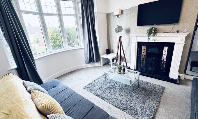 Newark upon Trent House | Impeccable 3-bed House in Nottingham Central
