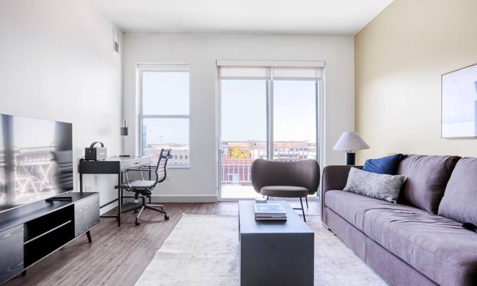 Elmhurst Apartment | Impeccable Elmhurst 1BR w/Lounge, Pool & Gym nr Metra, by Blueground