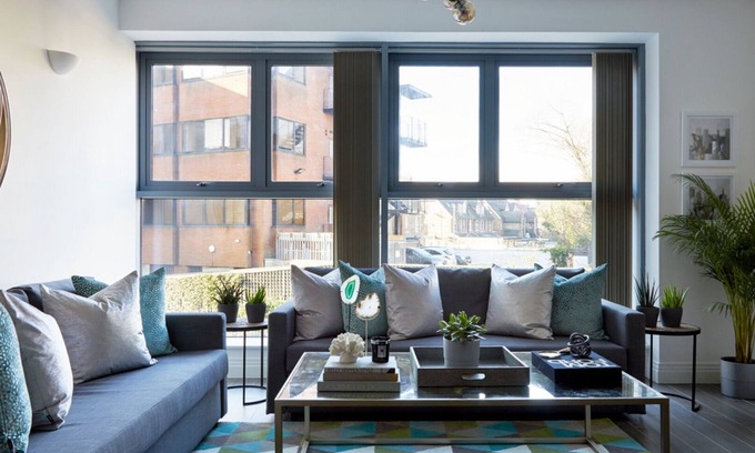 Watford Town Centre Apartment | Impressive 2Bedroom/2Bathroom Flat with FREE WIFI and Parking