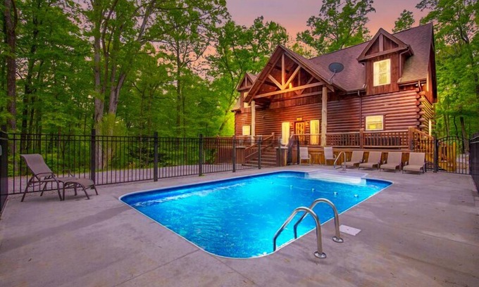 Rockbridge Cabin | Impressive 5 bedroom lodge with seasonal in ground pool and new custom theater. Near Cantwell Cliffs