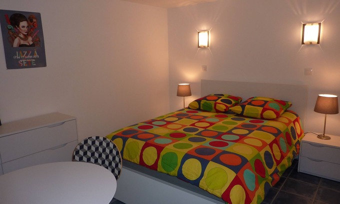 Villeneuve-les-Maguelone House | In the heart of the village, close to all shops, the sea is about 5 km