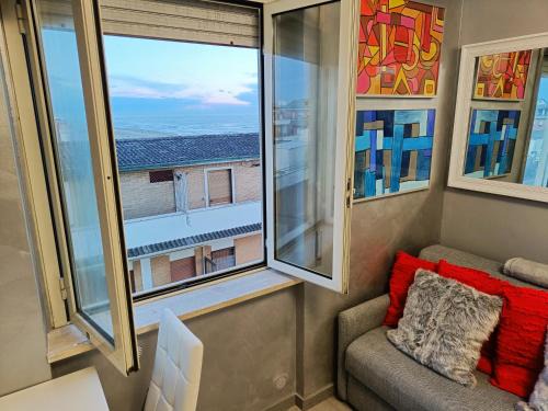 Torvaianica Apartment | IN THE FRONT OF THE BEACH