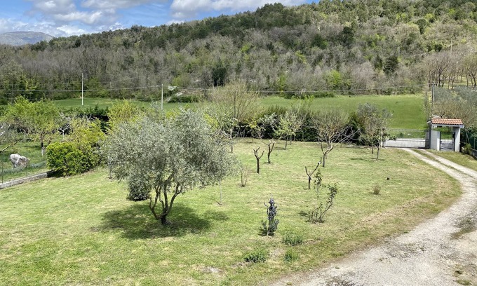 Isernia House | In the Green of Molise with Breathtaking Views, Equipped Kitchen and Wi-Fi!