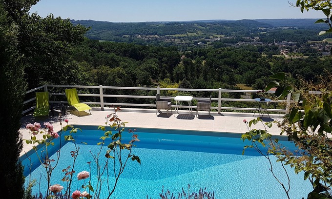 Le Bugue Bed & Breakfast | In the heart of Périgord noir, with breakfast, swimming pool, panoramic view