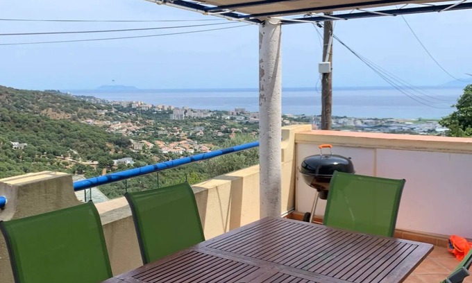 Furiani Apartment | In the heart of the village of Furiani Village