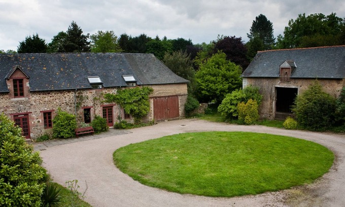 Irodouer Cottage | In the old stables of a castle, very comfortable, in the countryside, very calm