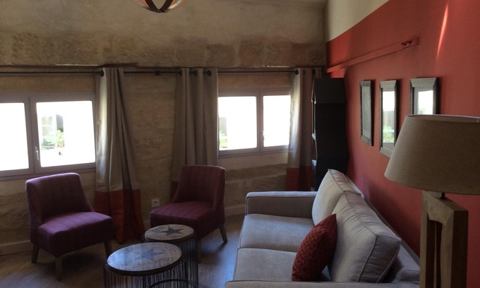 Uzes Apartment | In the shadow of the Duchy, air-conditioned and quiet, with bike shed.