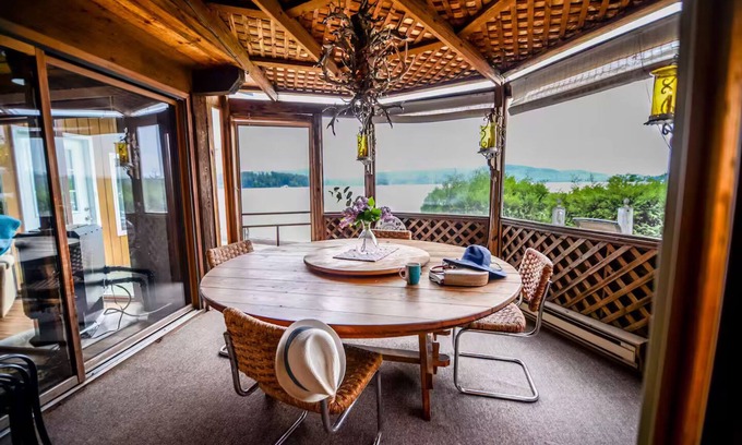 Schroon Lake House | In-Town Lakefront-The Apple Tree Lodge, Unit 1