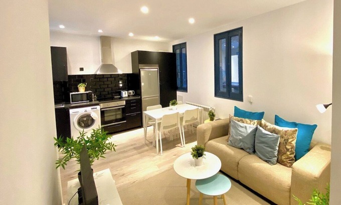 Palos de la Frontera Apartment | Incredible apartment in Atocha, 1C
