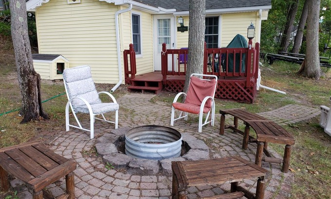 Higgins Lake Cabin | Incredible Getaway RIGHT ON HIGGINS LAKE - Voted #1 Lake for Beauty and Clarity!