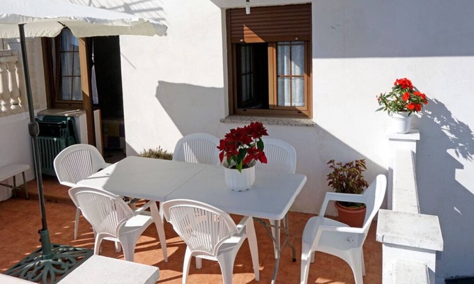 Valdes Apartment | Incredible house for 6 people with BBQ and garden in a coastal village