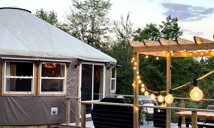 Bryant Pond House | Incredible Spacious Yurt with Hot Tub and Fire Pit Surrounded by Nature for an Unforgettable Glamping Experience in Woodstock, Maine