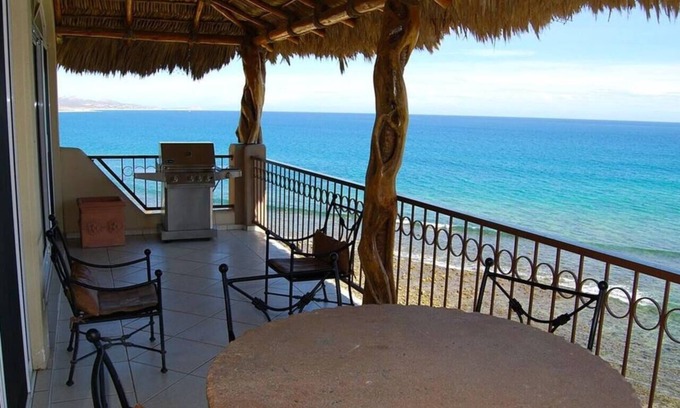 San Jose del Cabo Condo | Incredible views Beachfront Las Olas Penthouse