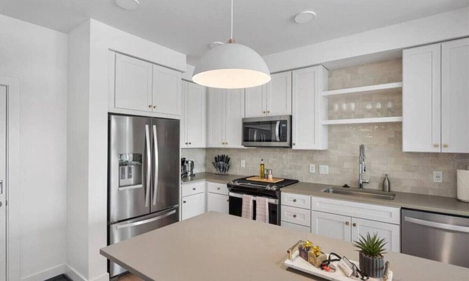 Fairpark Apartment | INCREDIBLE Views Capital +MTN+City! Penthouse cnr suite! Best Amenities!